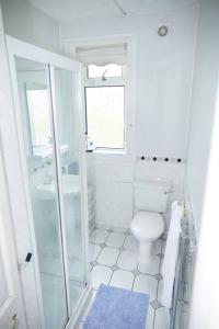 Roomy double bedrooom in serene Hilton