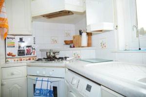 Roomy double bedrooom in serene Hilton