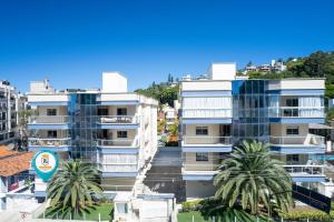 A05 - 101 bl 02 - Águas Azuis - Apartamento na Avenida de Bombinhas