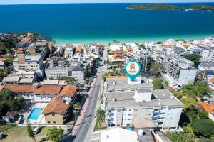 A05 - 101 bl 02 - Águas Azuis - Apartamento na Avenida de Bombinhas