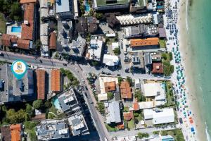 Apartamento 3 suítes centro de Bombinhas próximo ao mar