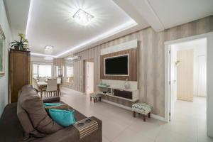 Apartamento 3 suítes centro de Bombinhas próximo ao mar