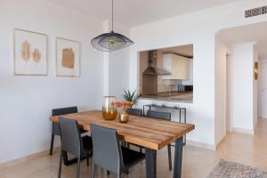 2-BR Middle Floor Apartment with Sea Views
