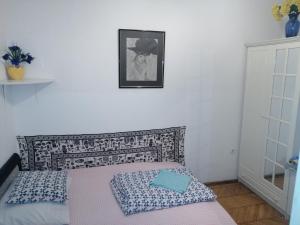 Single Room with Private Bathroom room in Garibaldi 5 Apartments & Rooms