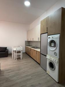 Amars Apartment - 6 Guests, 2 Rooms, Durres Beach