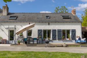 Chambres d'hôtes, table d'hôtes des Reinières proche La Loire à Vélo, 3 chambres 7 couchages