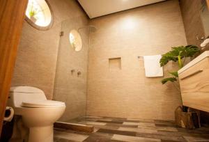 Breathtaking views of the ocean andthe amenities you could possibly need