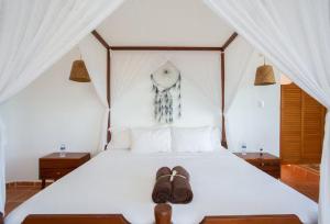 Breathtaking views of the ocean andthe amenities you could possibly need