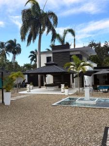 LEVEL suites #4 OMEGA