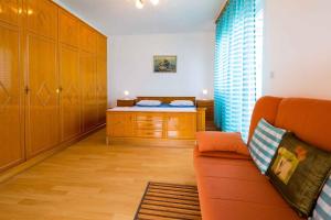 Two-Bedroom Apartment in Crikvenica XVI