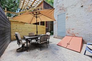 Elegant Manor w Private Yard & Modern Amenities