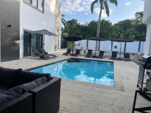 LEVEL suites #4 OMEGA