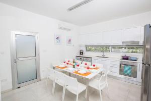 Villa Ochosto Selene - Stunning 5 Bedroom Protaras Villa With Private Pool