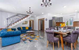 Beautiful Home In Pinezici With Kitchen