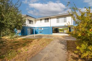 Golden Bay Beach Shack