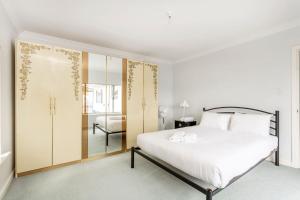 Golden Bay Beach Shack