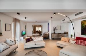 Villa Sumartin Selca, Stunning, Luxurious Frontline 7 Bedrooms, Amazing Sv