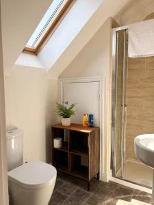 Modern 4BR Family Stay Free Parking Manchester