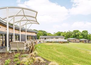 Woodside Coastal Retreat