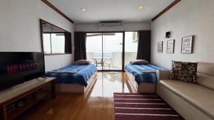 Comfy King Room with Private Beach and Ocean View