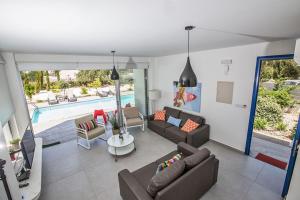 Villa Ochosto Chrysos - Stunning 5 Bedroom Protaras Villa - Close To Fig Tree