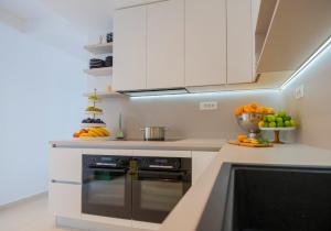 Beautiful Seafront Split Villa 9 Bedrooms Bellamar Vista Retreat