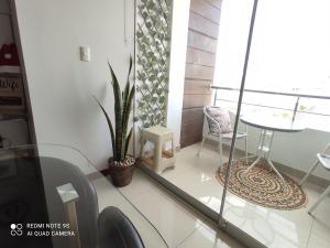 DEPARTAMENTO con BALCÓN DE 3 HABITACIONES CERCA DE TODO