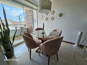 DEPARTAMENTO con BALCÓN DE 3 HABITACIONES CERCA DE TODO