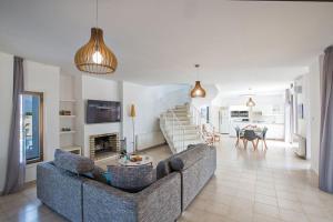 Villa Nepou - Beautiful 4 Bedroom Villa - Located In Ayia Napa