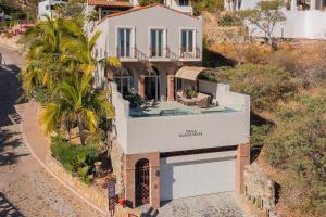 Villa Buena Vista 4BR by Cabo Villas