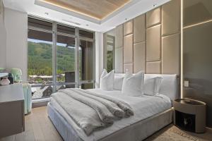 Lavish 5-Bedroom Penthouse with Four Seasons Flair