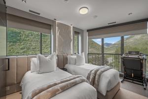 Lavish 5-Bedroom Penthouse with Four Seasons Flair