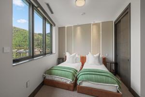 Lavish 5-Bedroom Penthouse with Four Seasons Flair