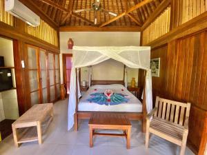 Sunia Loka Bungalows & Dive Center