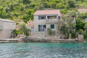 Apartments by the sea Cove Donja Kruscica - Donja Krusica, Solta - 11146