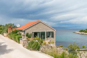 Apartments by the sea Cove Donja Kruscica - Donja Krusica, Solta - 11146