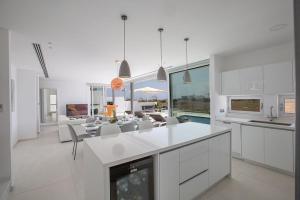 Villa Manta Agrotikos - Stunning 3 Bedroom Protaras Villa With Pool