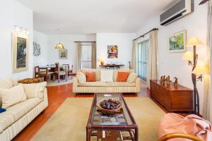 Villa Quadradinhos 38Q 4 Bedrooms Private Pool Short Walk To The Beach