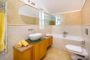 Villa Quadradinhos 38Q 4 Bedrooms Private Pool Short Walk To The Beach