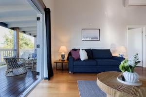 Elegant Beauty Point Home with WiFi & Fireplace