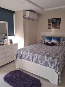 Mecca by Jen Apt 211