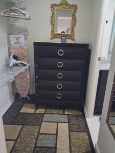 Mecca by Jen Apt 211