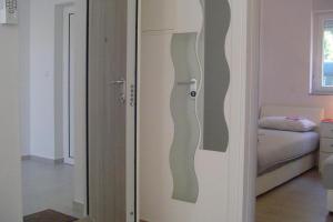 Apartments by the sea Turanj, Biograd - 24791