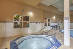 Best Western Cold Lake Inn