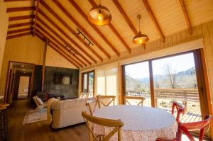 Casa Las Raíces - Relajo con tinaja y vista al volcán, a minutos de Corralco