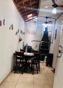 Apto térreo espaçoso no Itaguá com 3 quartos e área de churrasco