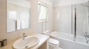 Villa Povo Do Burro, Beautiful And Elegant Villa, Few Minutes Walk To Resort