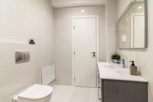 Serenas Big Apt 3 bdrs & 4 bthrms