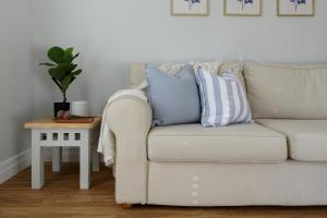 Cosy Self-Contained Unit with QBed, Parking & Wifi