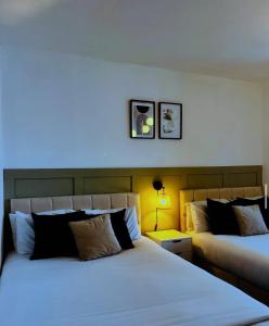 Free Parking Spacious 2 Bedroom Apartment MCR